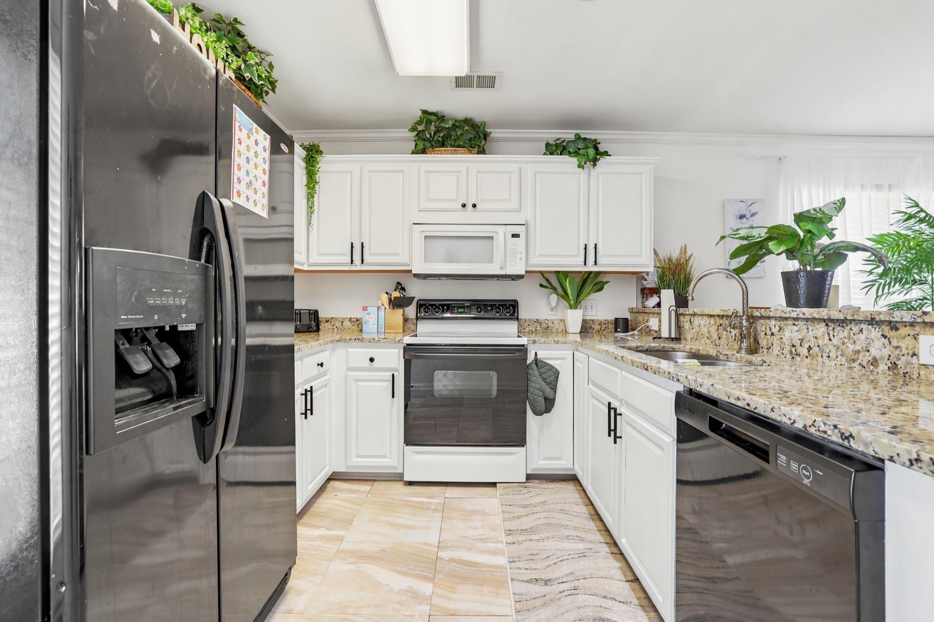 395 Thistle Ln. Photo 9