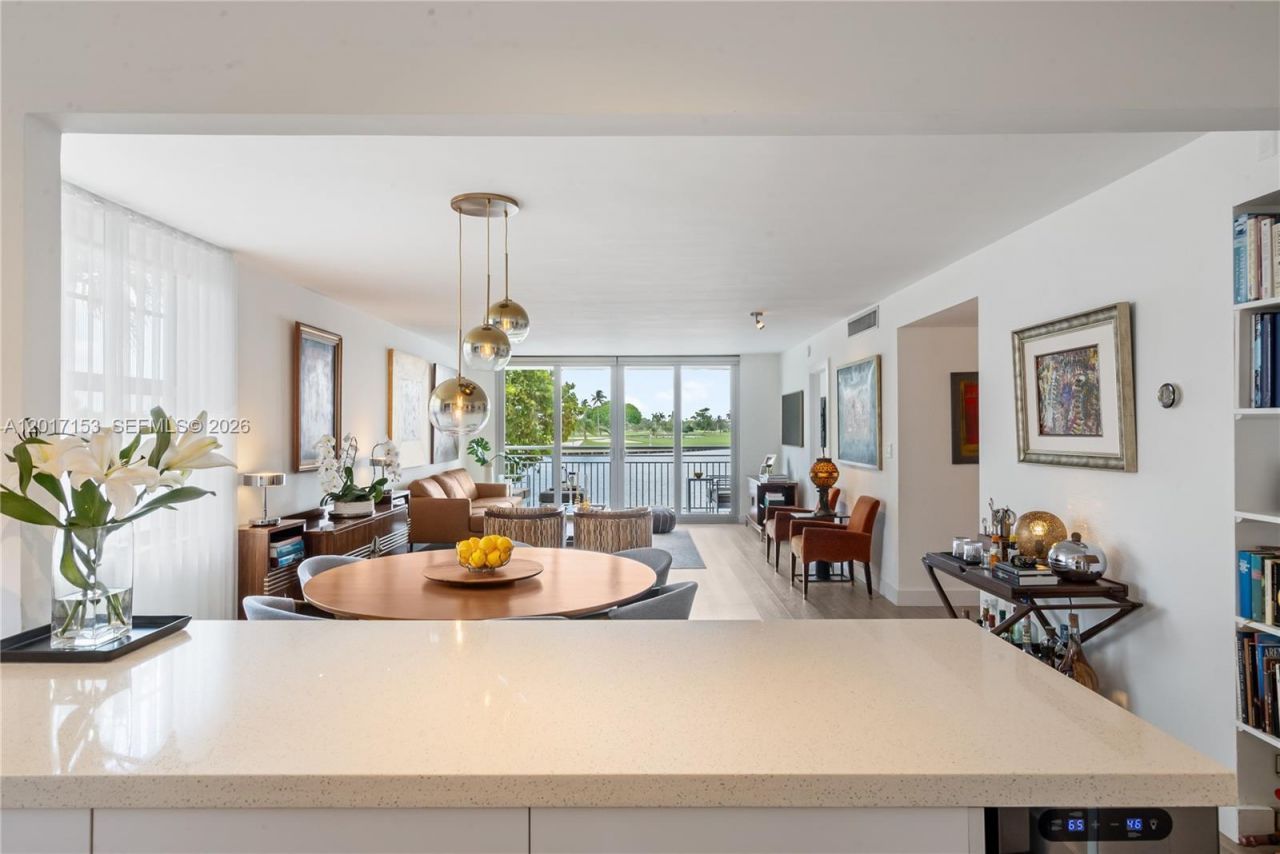9250 W Bay Harbor Dr, Unit 2A, Bay Harbor Islands, FL 33154 Photo