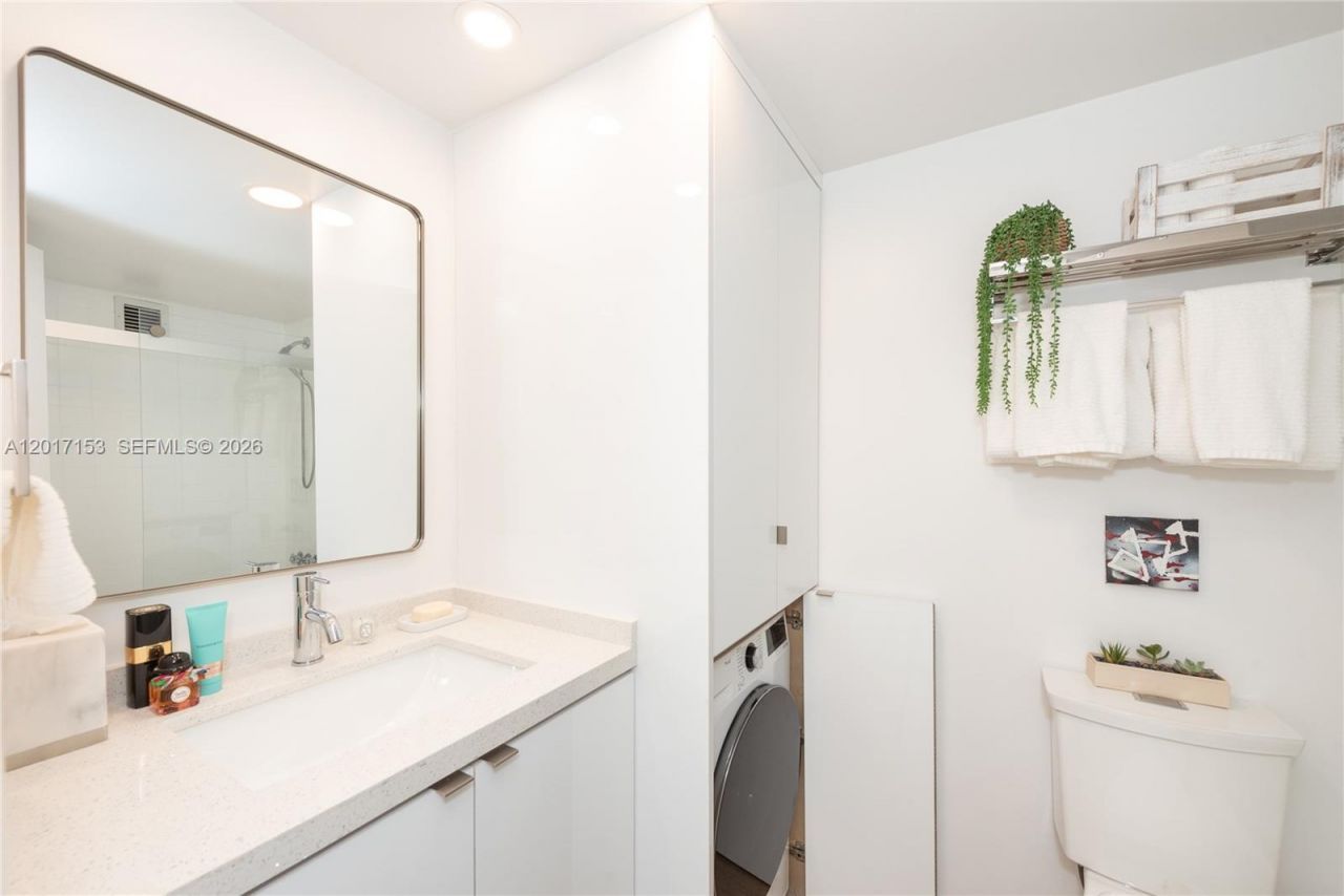 9250 W Bay Harbor Dr, Unit 2A, Bay Harbor Islands, FL 33154 Photo