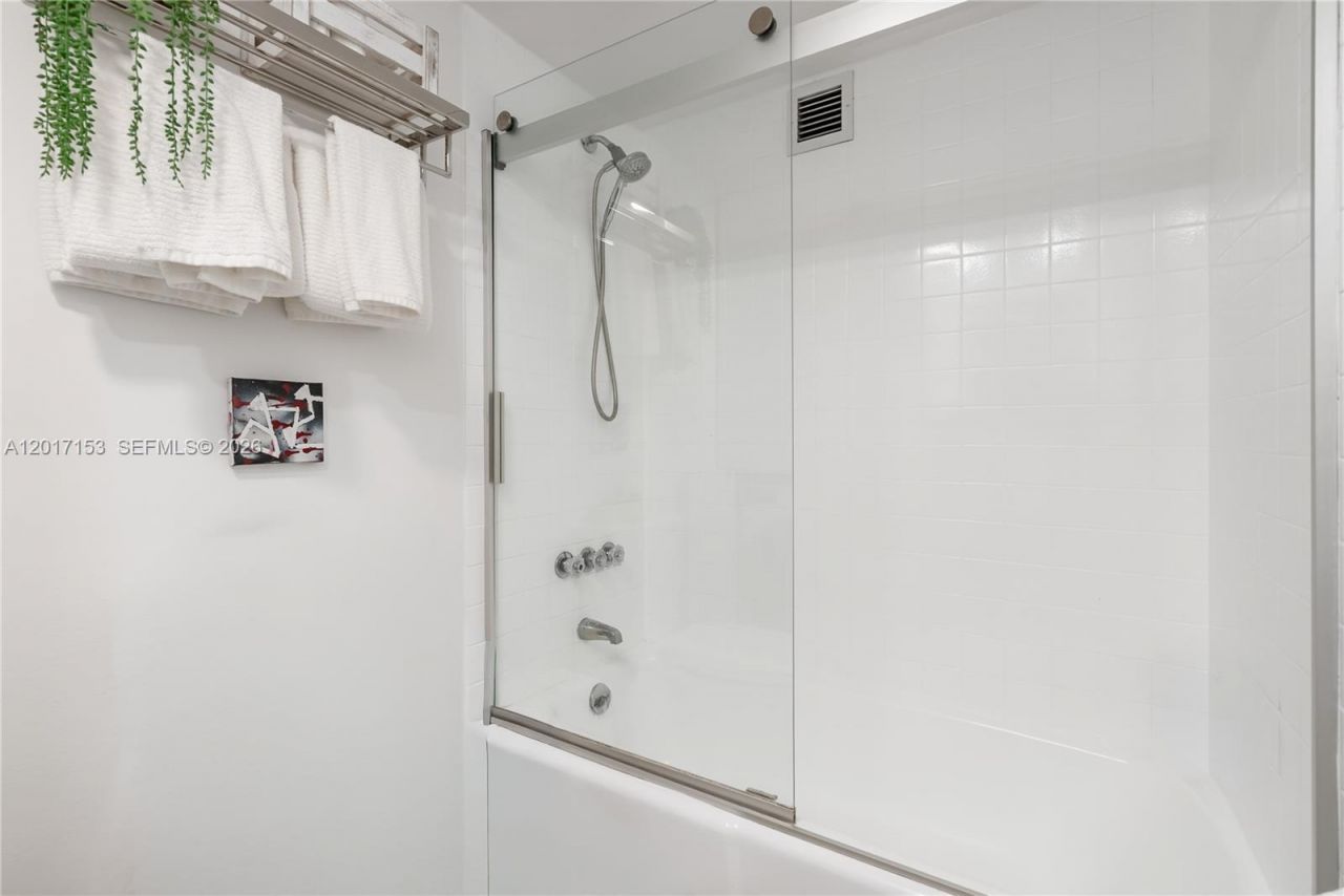 9250 W Bay Harbor Dr, Unit 2A, Bay Harbor Islands, FL 33154 Photo