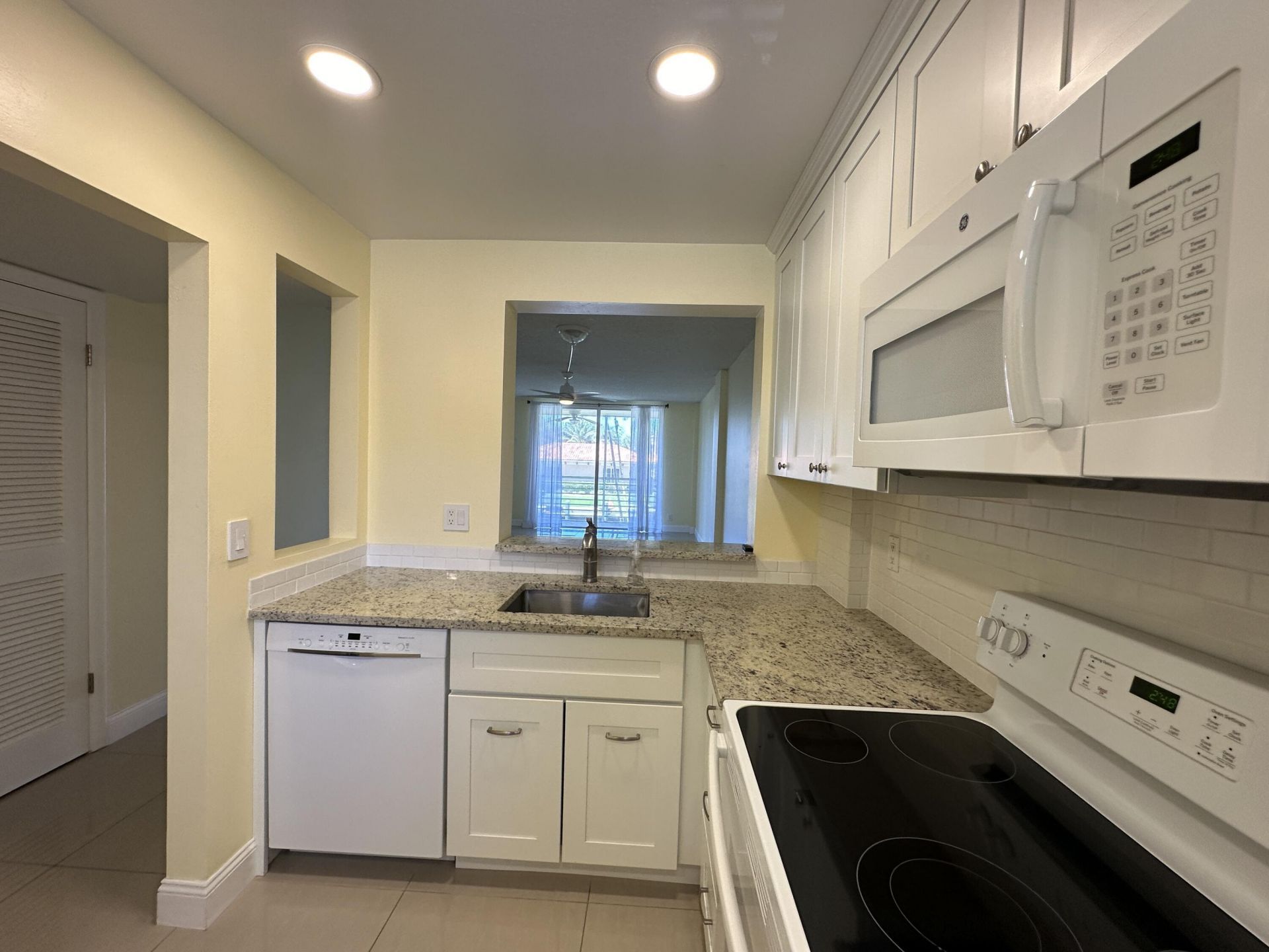 105 Paradise Harbour Boulevard, Unit 209, North Palm Beach, FL 33408 Photo