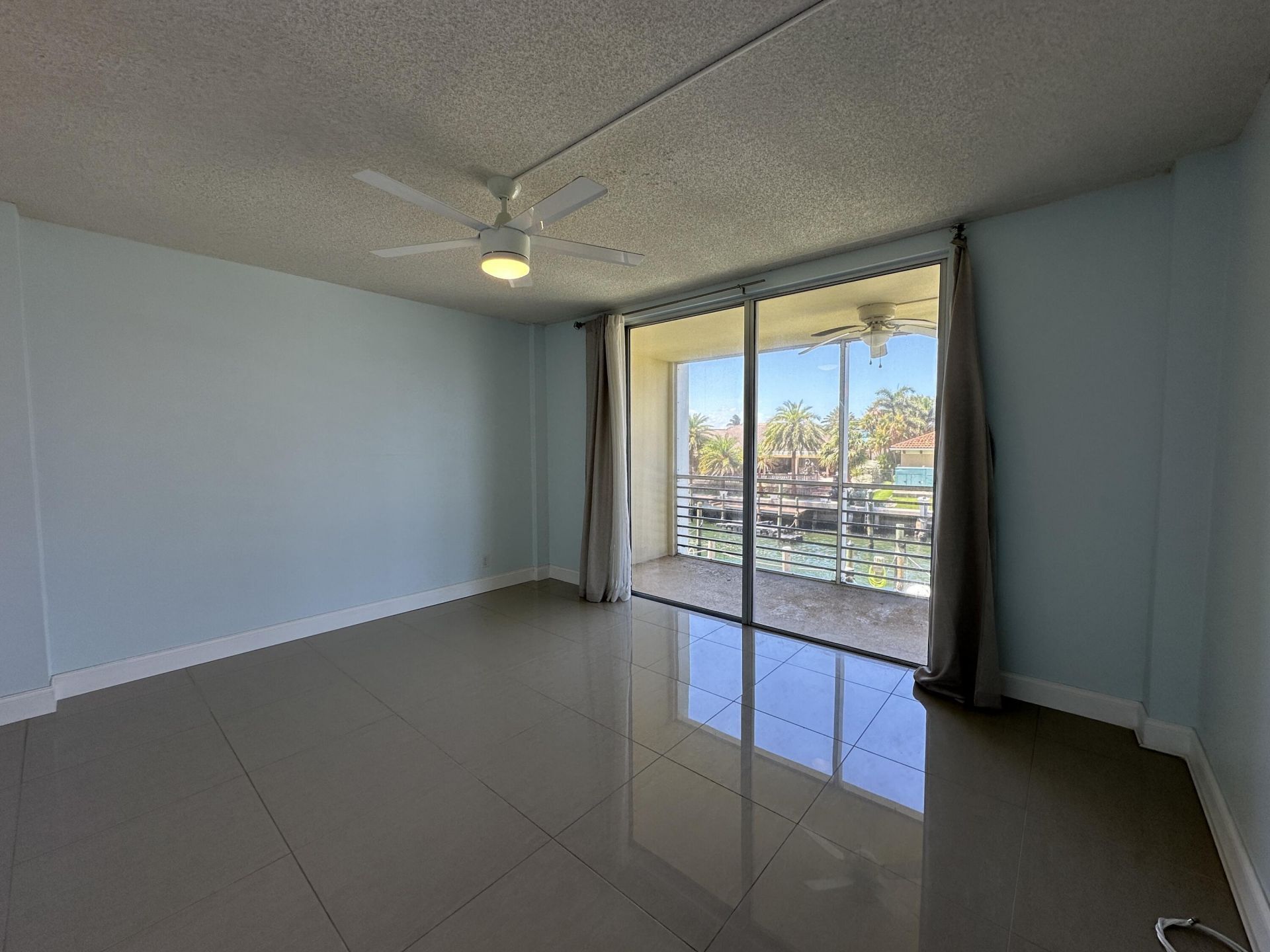 105 Paradise Harbour Boulevard, Unit 209, North Palm Beach, FL 33408 Photo