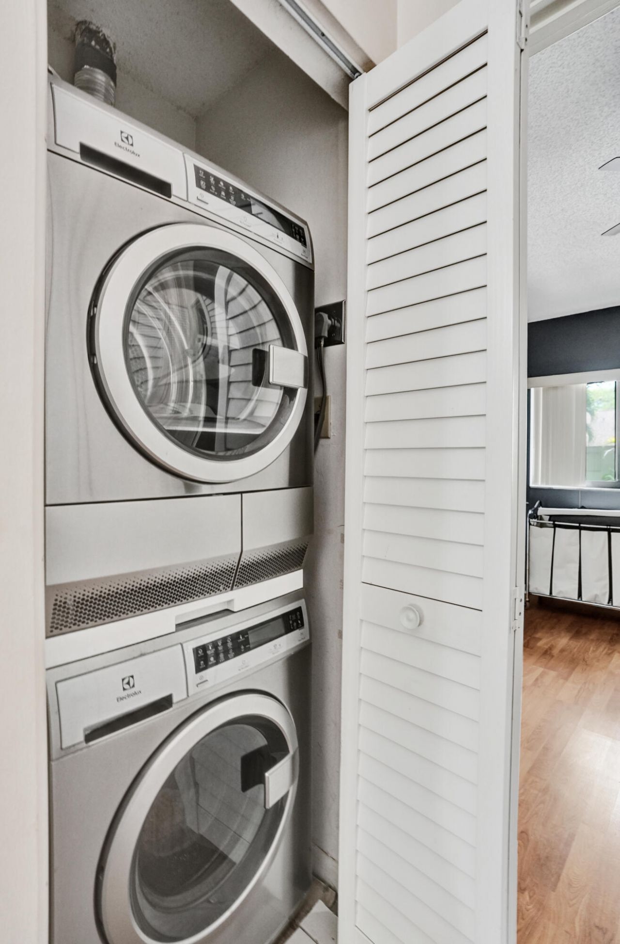 3080 S Oakland Forest Drive, Unit 101, Oakland Park, FL 33309 Photo