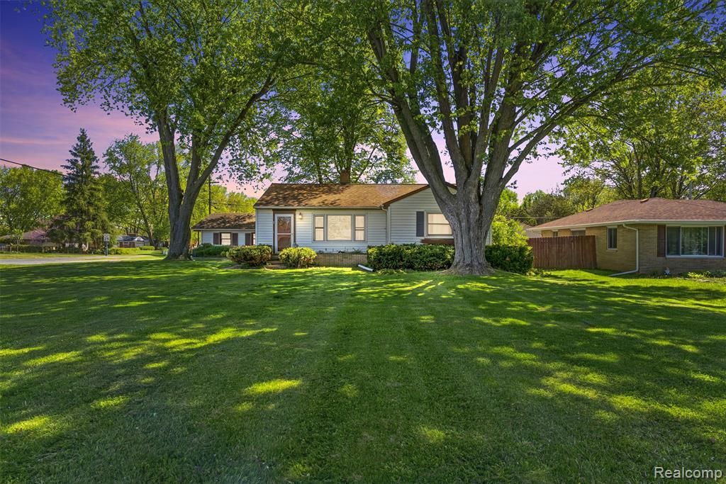 7230 N Center Road, Genesee Township, MI 48458 Main Photo