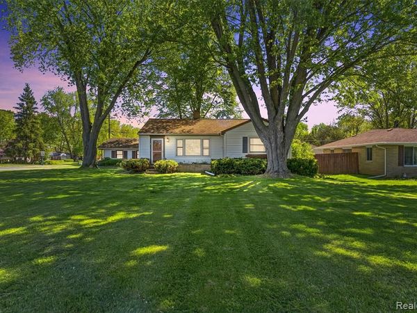 7230 N Center Road, Genesee Twp, MI 48458