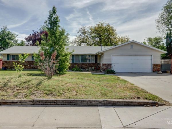 3702 N Cole Road, Boise, ID 83704