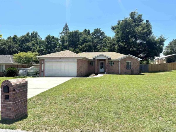 5848 Pebble Ridge Dr, Milton, FL 32583