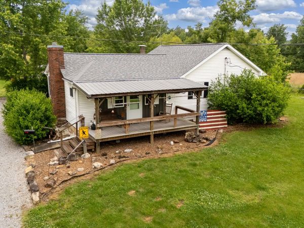 6687 Route 166, Creal Springs, IL 62922