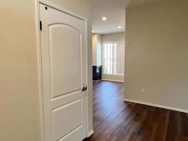 2991 Loma Vista Road, Unit 2, Ventura, CA 93003