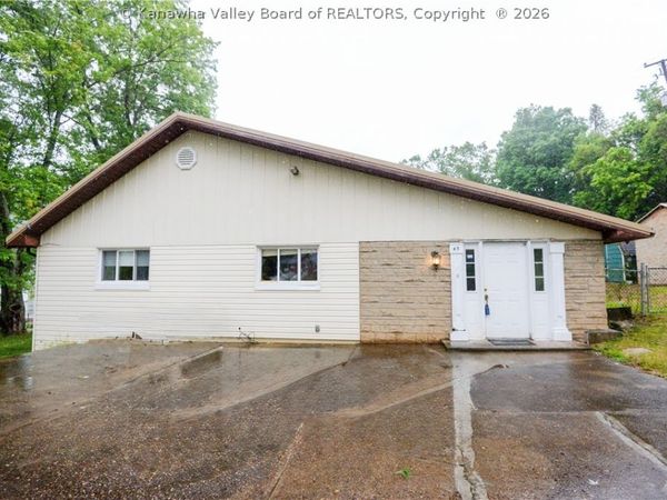45 Pioneer Lane, Charleston, WV 25312
