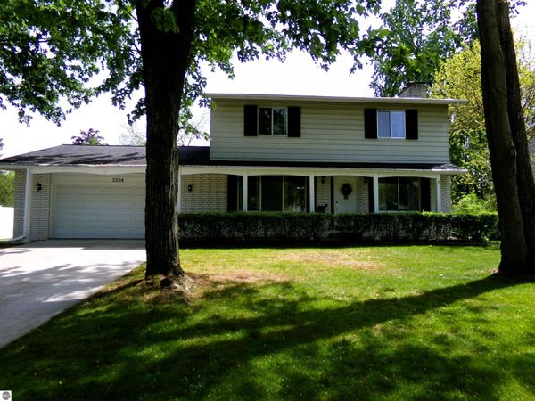 1324 Bennett Street E, Mt Pleasant, MI 48858