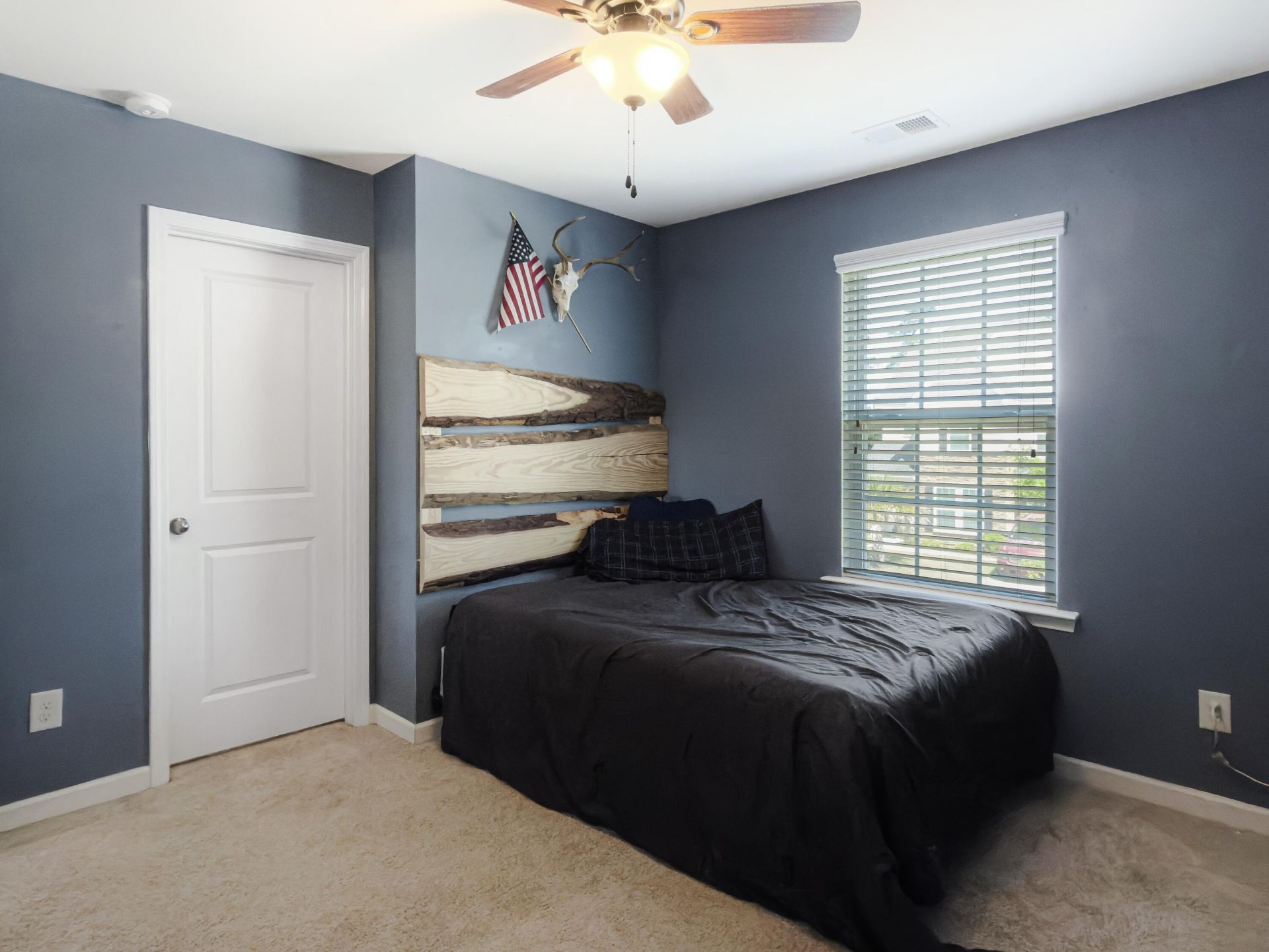 490 Whispering Breeze Lane Photo 34