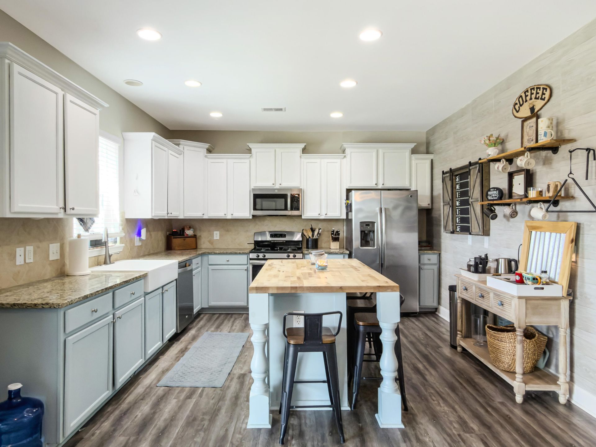 490 Whispering Breeze Lane Photo 8