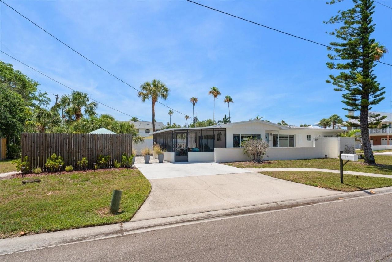 127 11th Avenue, Indian Rocks Beach, FL 33785 Photo