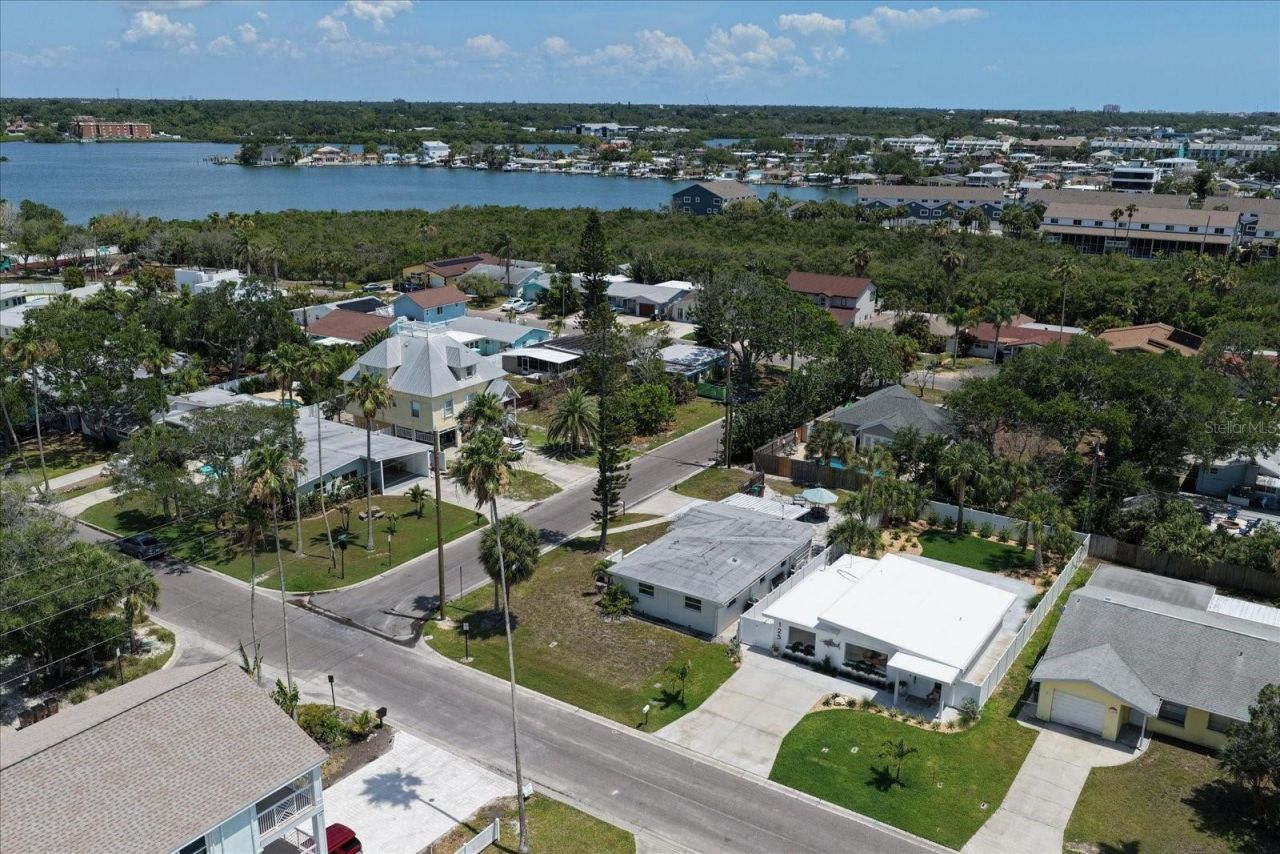 127 11th Avenue, Indian Rocks Beach, FL 33785 Photo