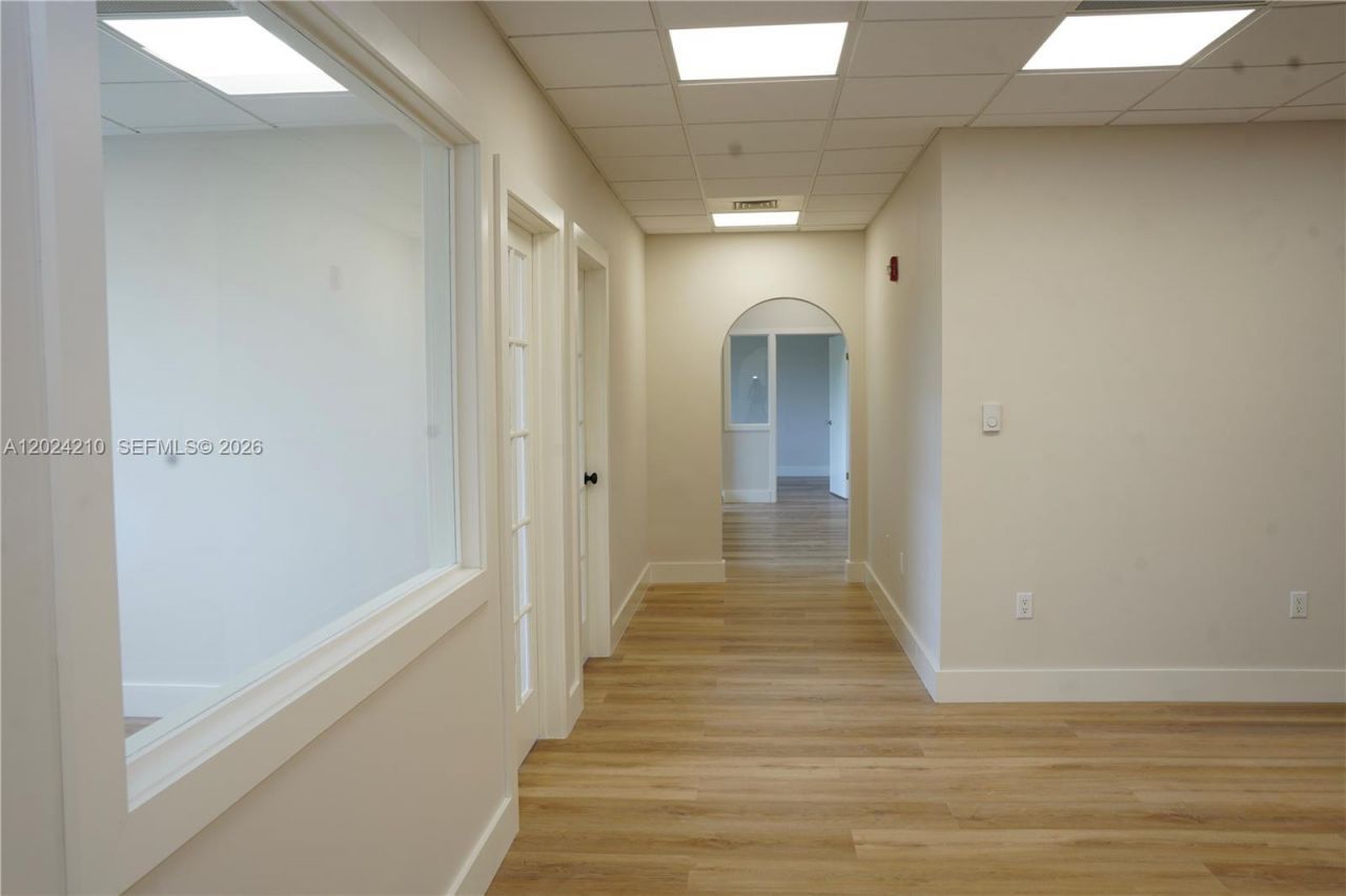 1541 Sunset Dr, Unit 300, Coral Gables, FL 33143 Photo
