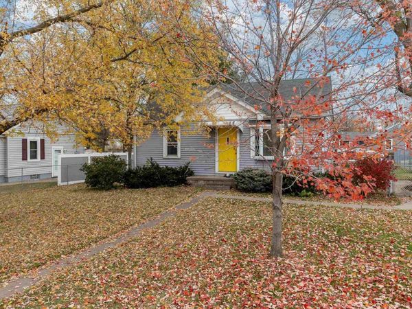 5109 N PINE Street, Davenport, IA 52806