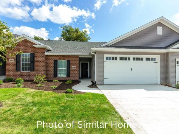 8 FRANK Court, Le Claire, IA 52753