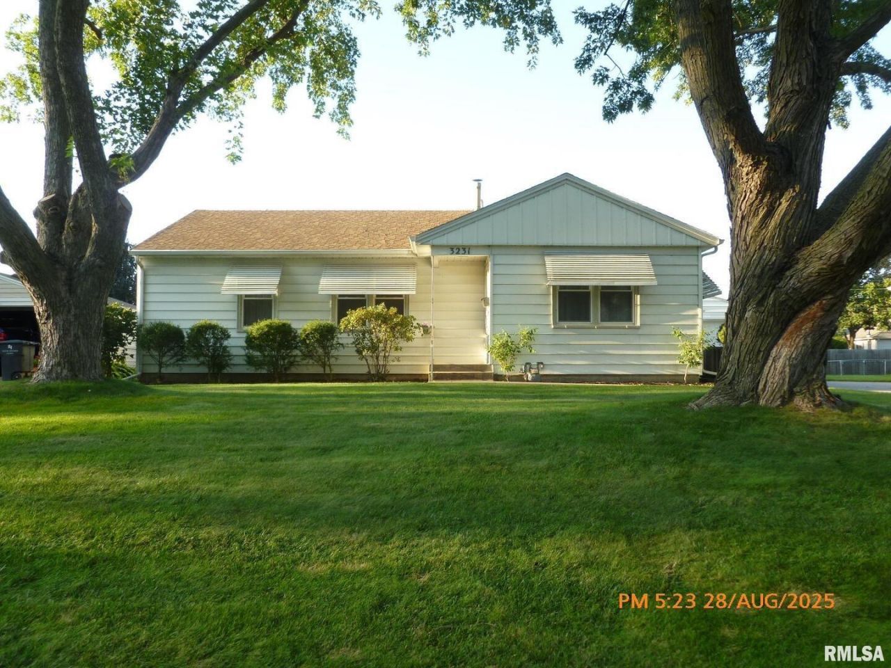 3231 38th Avenue, Rock Island, IL 61201 Main Photo