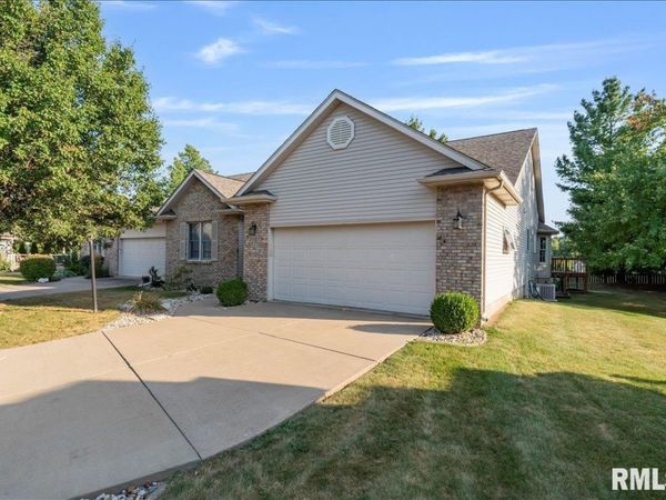 2156 NORMAN Court S, Bettendorf, IA 52722