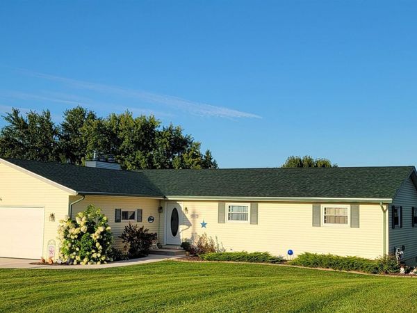 631 SUNCREST Drive , Sherrard, IL 61281