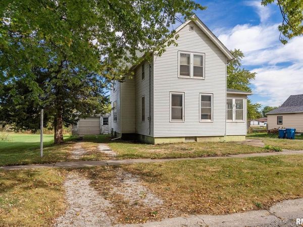 322 W LINCOLN Street, Walcott, IA 52773