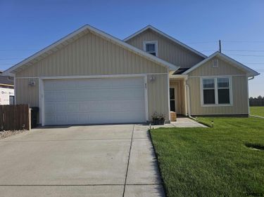 807 W Grandview Street , Sutton, NE 68979