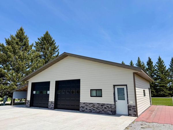 752 Hallberg Street SW, Warroad, MN 56763