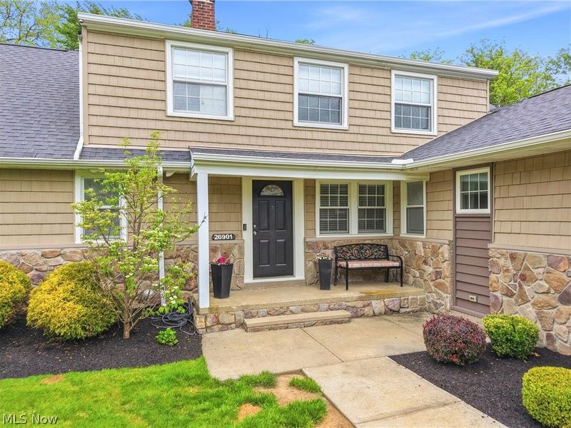 26901 N Woodland Road, Beachwood, OH 44122 Photo 2