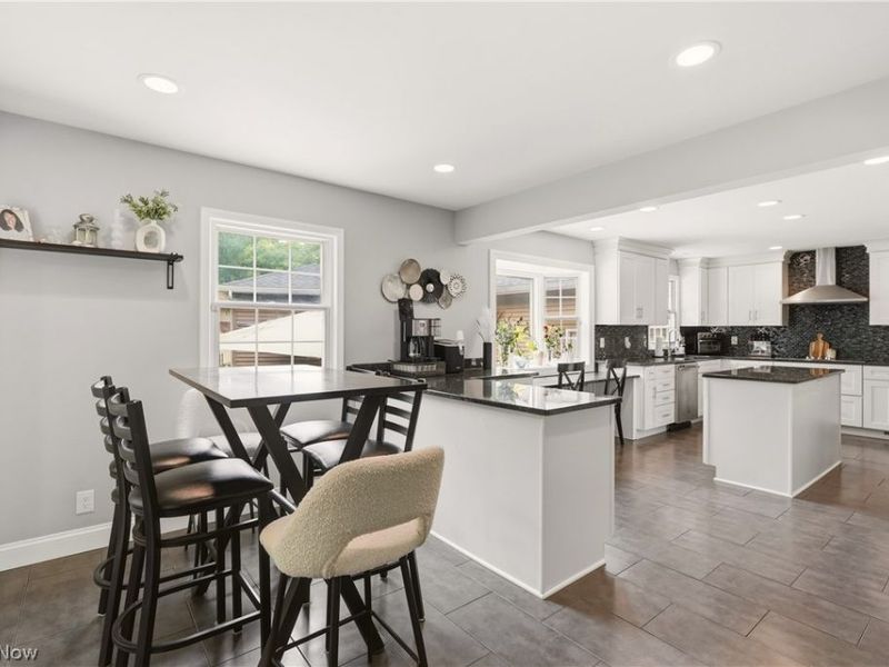 26901 N Woodland Road, Beachwood, OH 44122 Photo 3