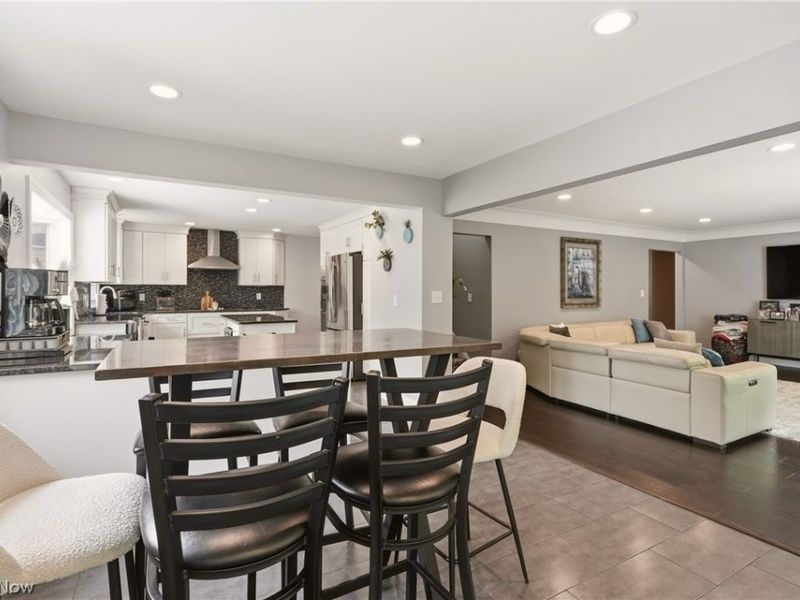 26901 N Woodland Road, Beachwood, OH 44122 Photo 4