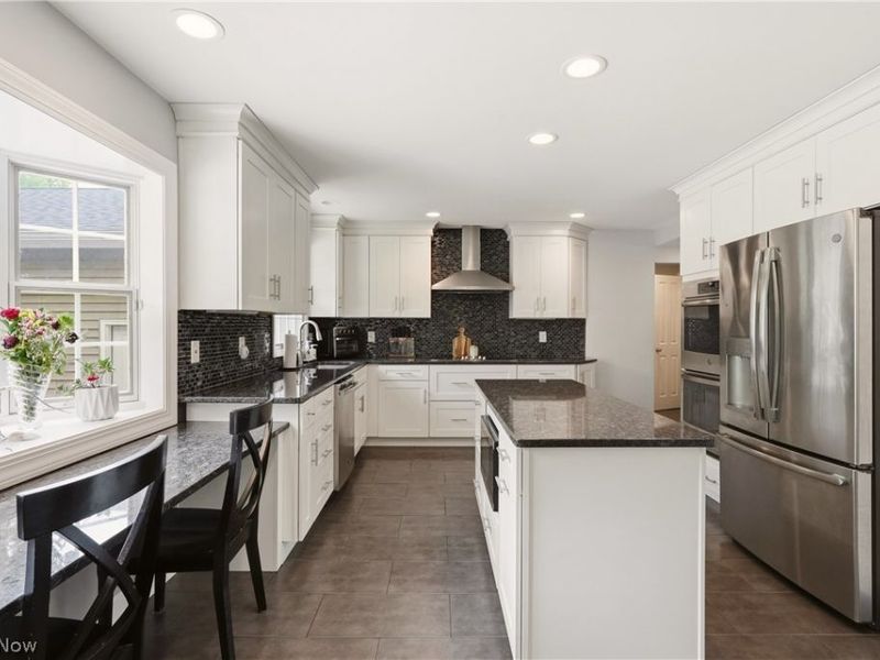 26901 N Woodland Road, Beachwood, OH 44122 Photo 7