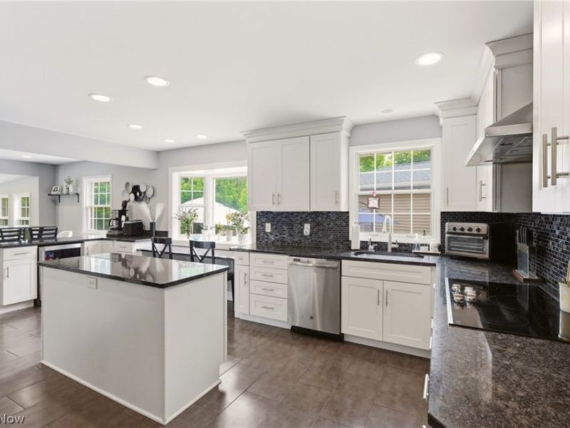 26901 N Woodland Road, Beachwood, OH 44122 Photo 8