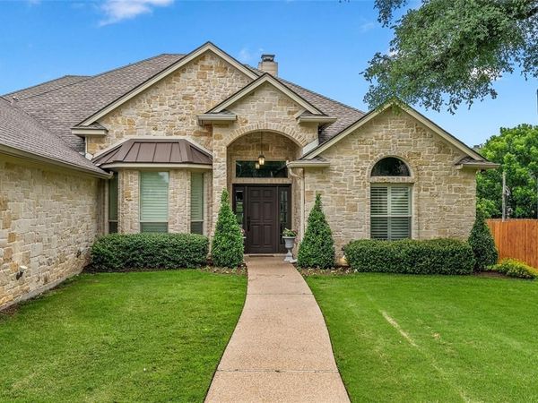 112 Stone Manor Drive, McGregor, TX 76657