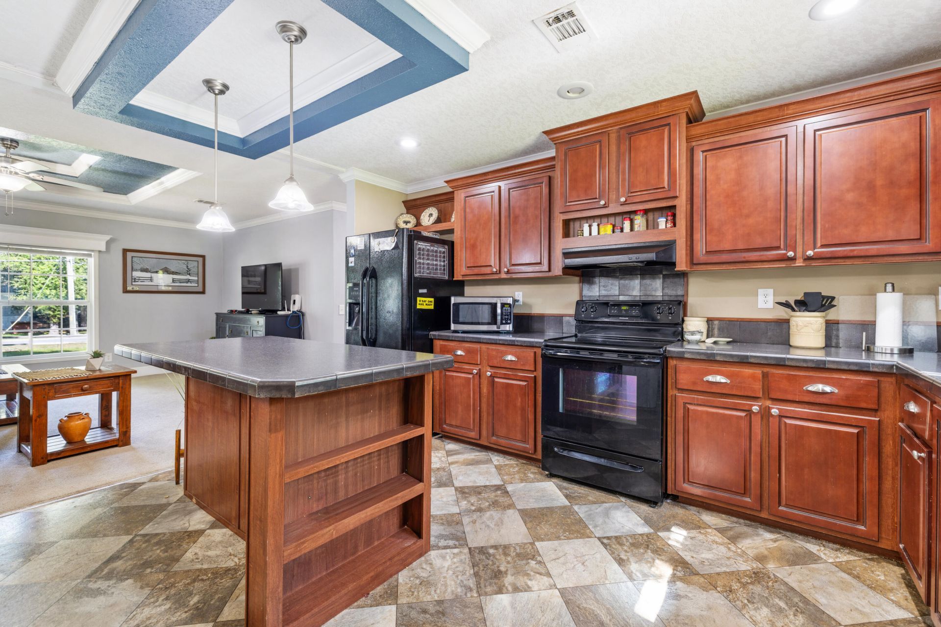 1040 Longpoint Road Photo 12