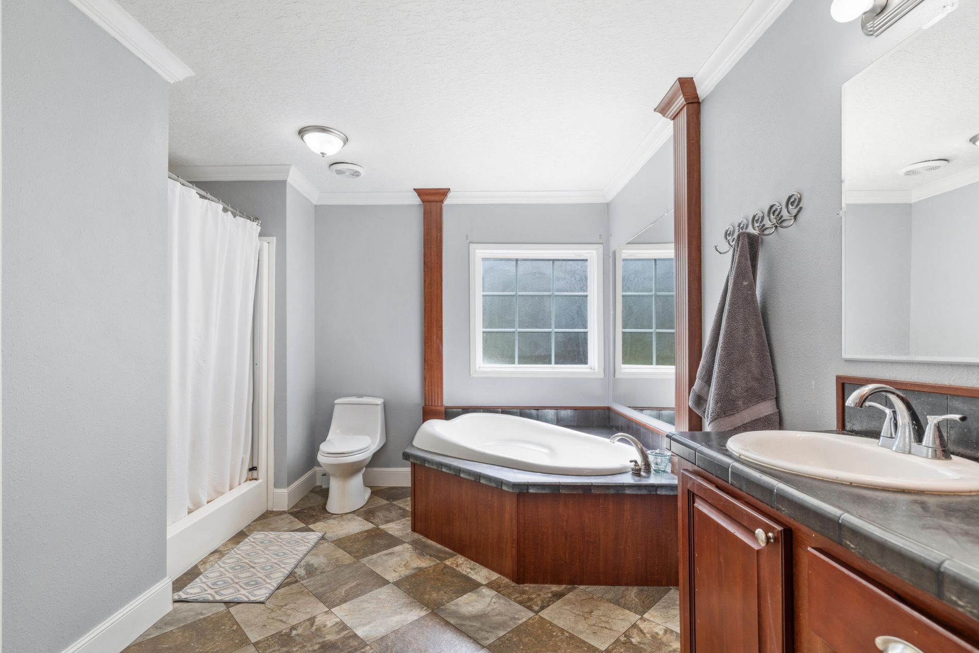 1040 Longpoint Road Photo 19