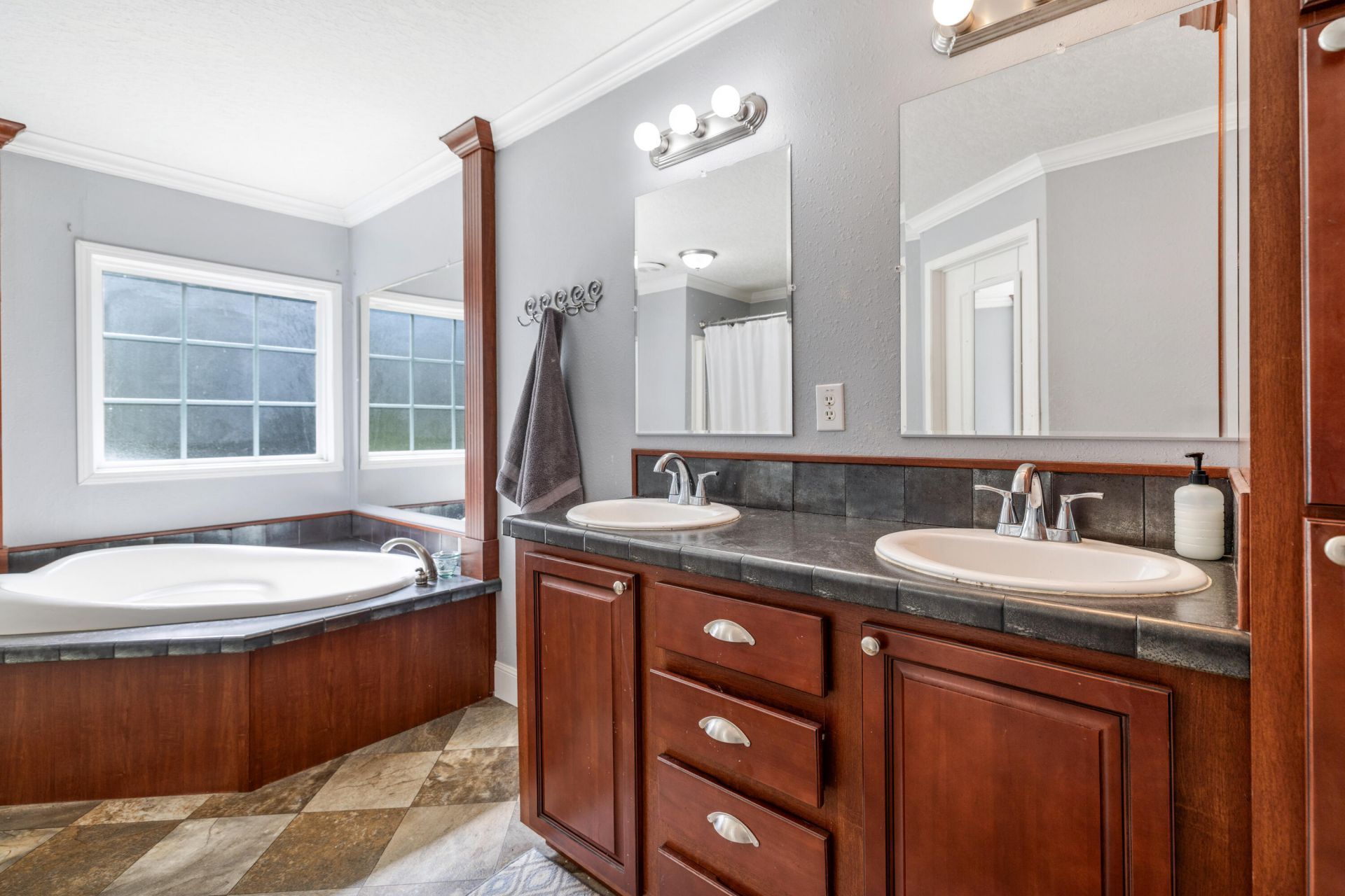 1040 Longpoint Road Photo 20