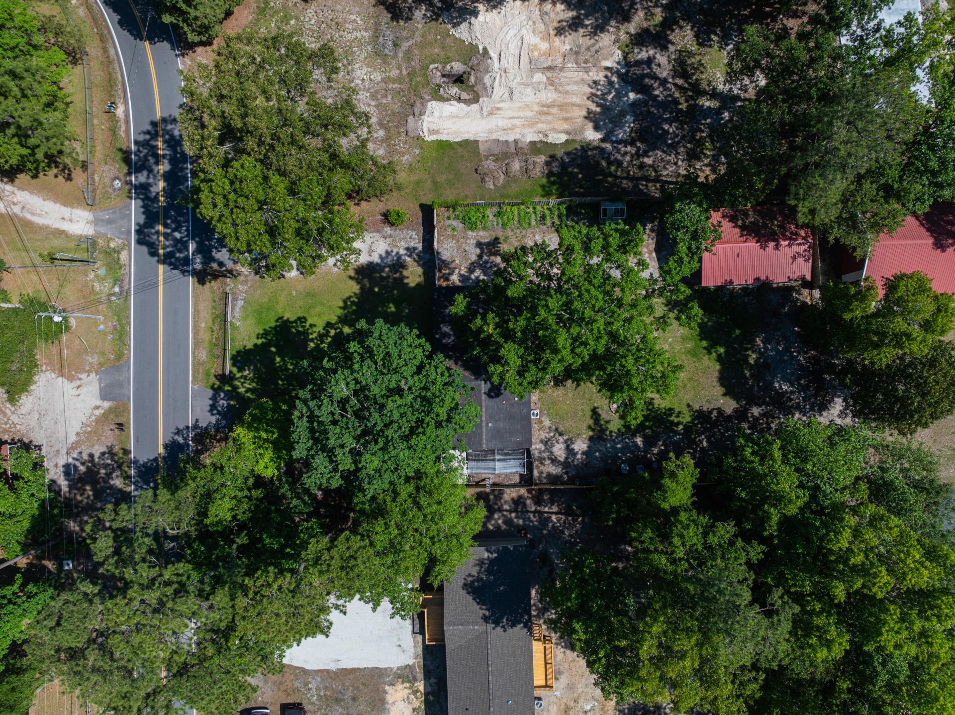 1040 Longpoint Road Photo 4