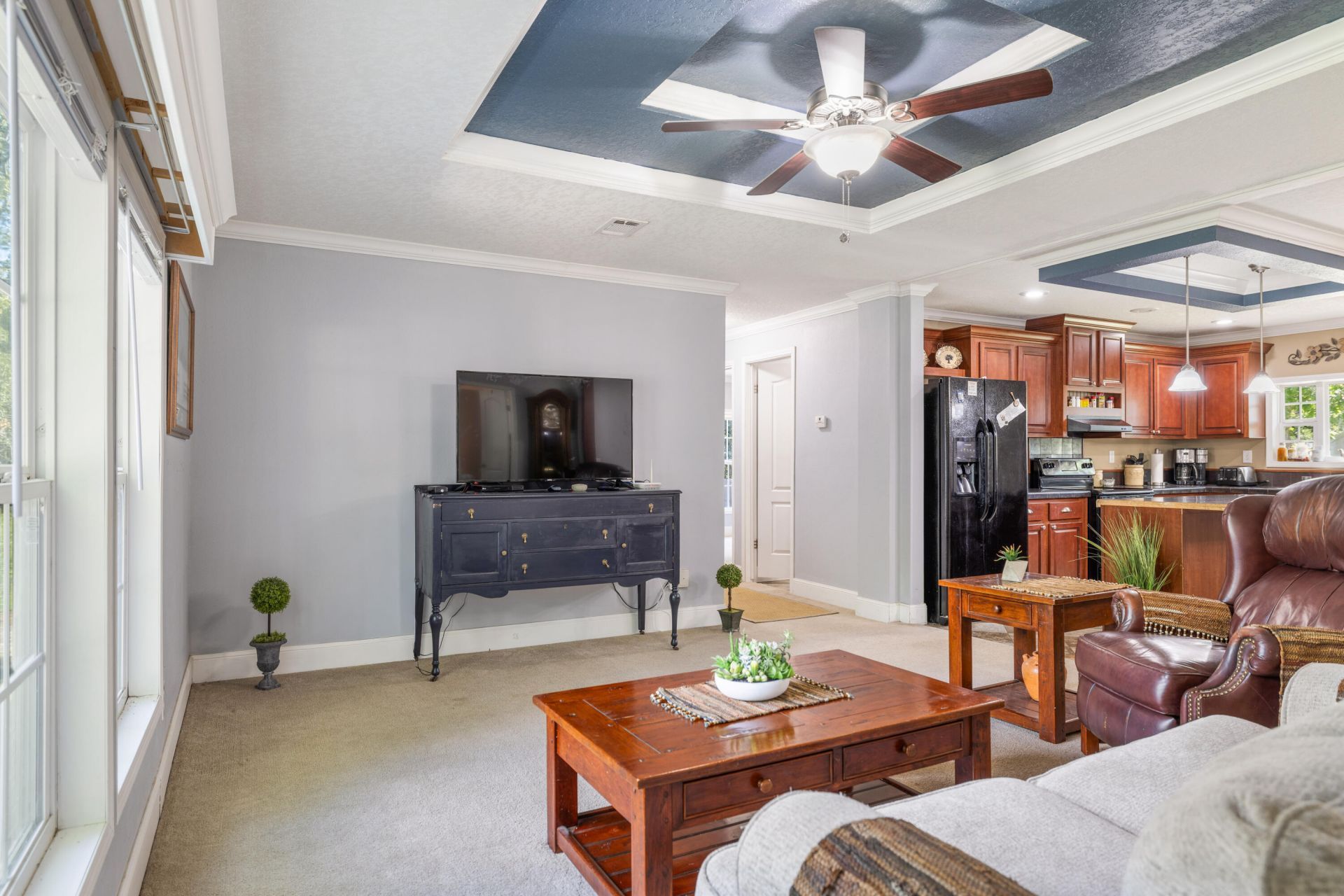 1040 Longpoint Road Photo 8