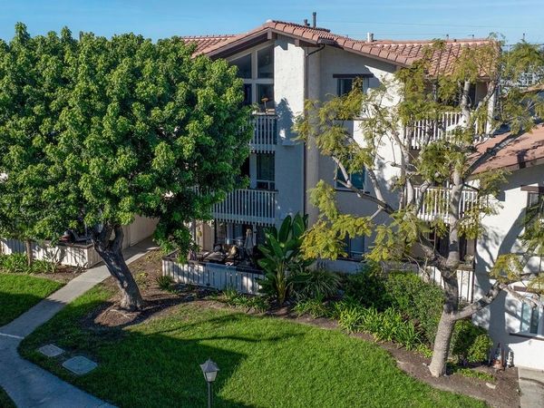 21372 Brookhurst, Unit 226, Huntington Beach, CA 92646