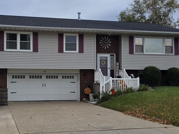 1145 N 14TH Street, Clinton, IA 52732