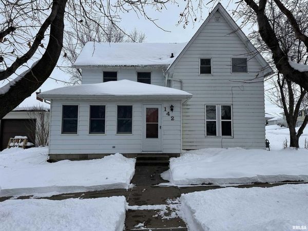 142 S STEPHENS Street, Preston, IA 52069