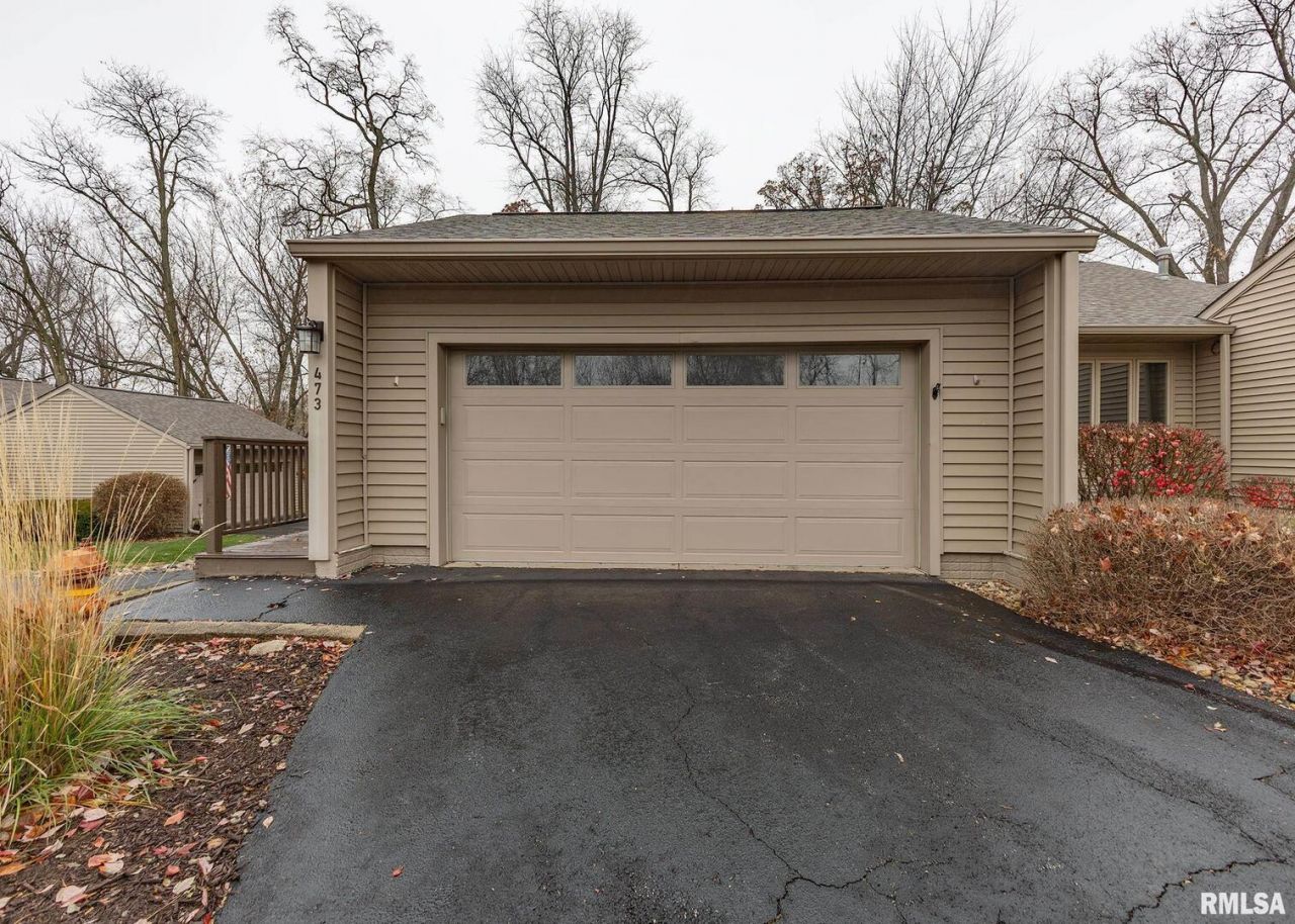 473 44th Avenue Court, East Moline, IL 61244 Main Photo