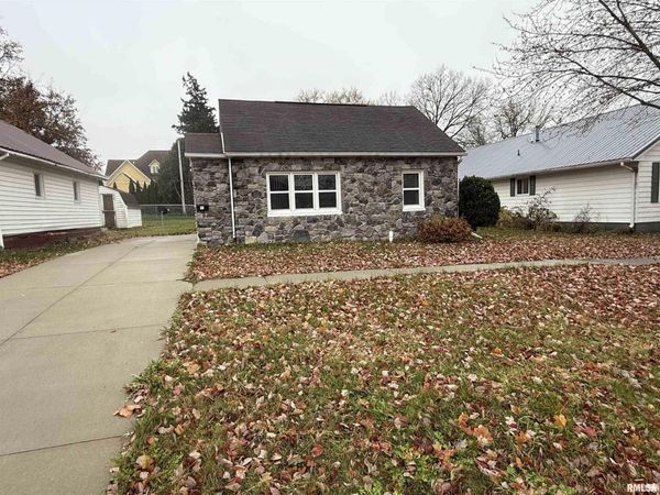511 W 8TH Street, Tipton, IA 52772