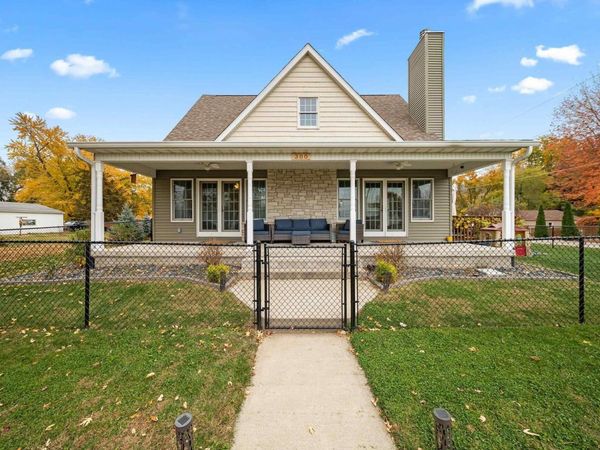 300 2ND Avenue, Hampton, IL 61256