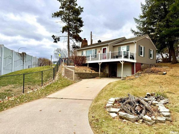 2003 19TH Street , Moline, IL 61265