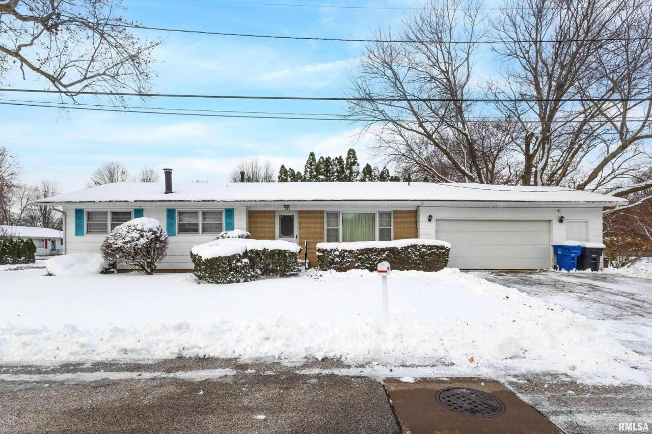 245 31st Avenue, Moline, IL 61265 Main Photo