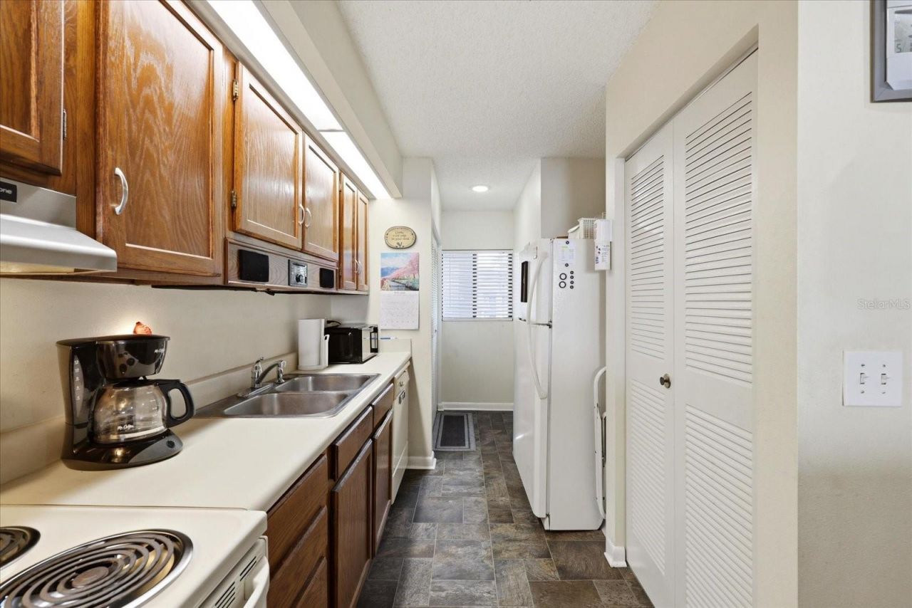 818 Bahia Del Sol Drive, Unit 28, Ruskin, FL 33570 Photo