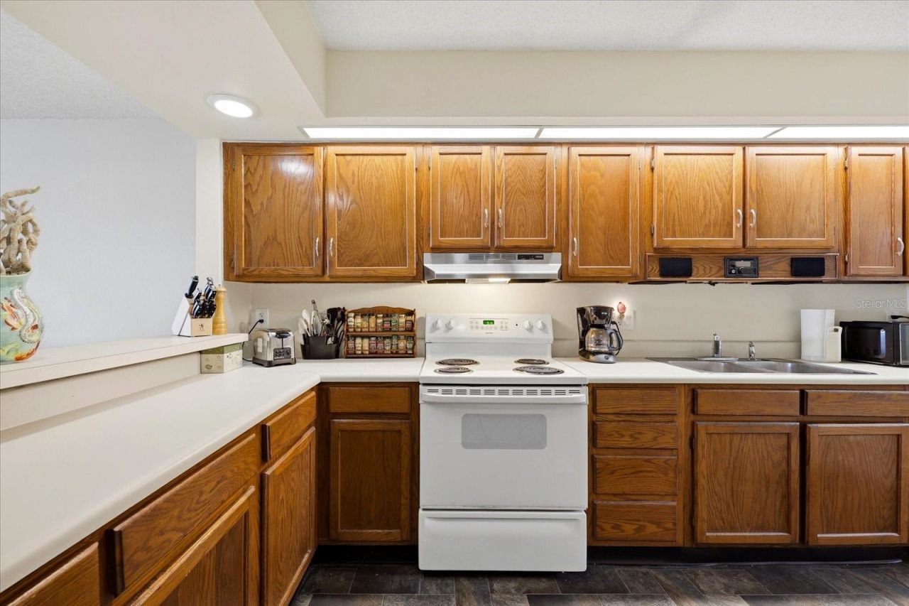 818 Bahia Del Sol Drive, Unit 28, Ruskin, FL 33570 Photo