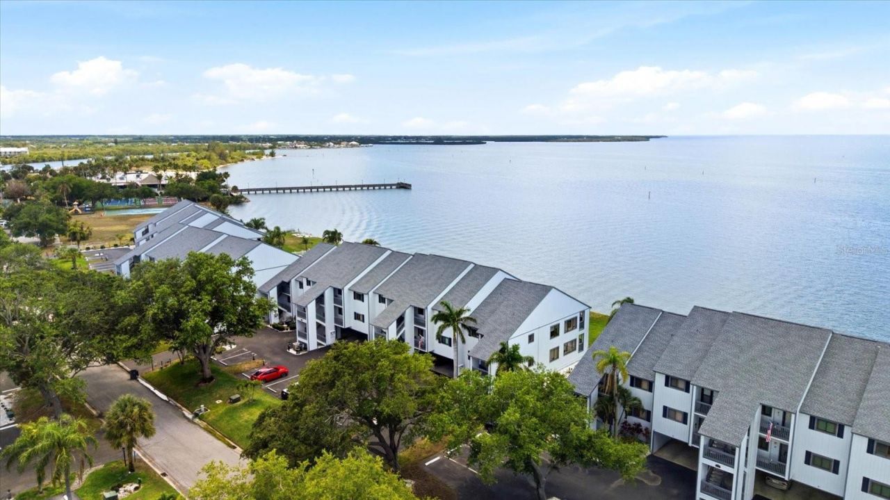 818 Bahia Del Sol Drive, Unit 28, Ruskin, FL 33570 Photo